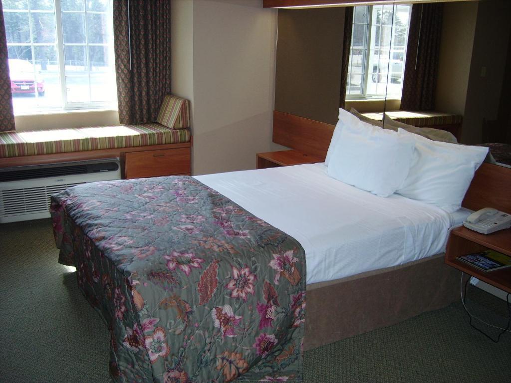 Parry Sound Inn And Suites Rum bild